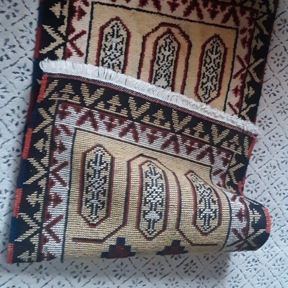 Beautiful Multicolor 2 x 4 Wool Rug (NO LABEL) - Picture 2 of 5